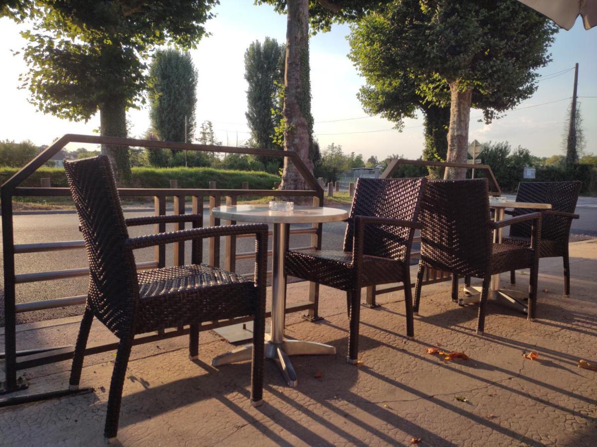 Aux Trois Rois Hotel Pont-Sur-Yonne Exterior photo