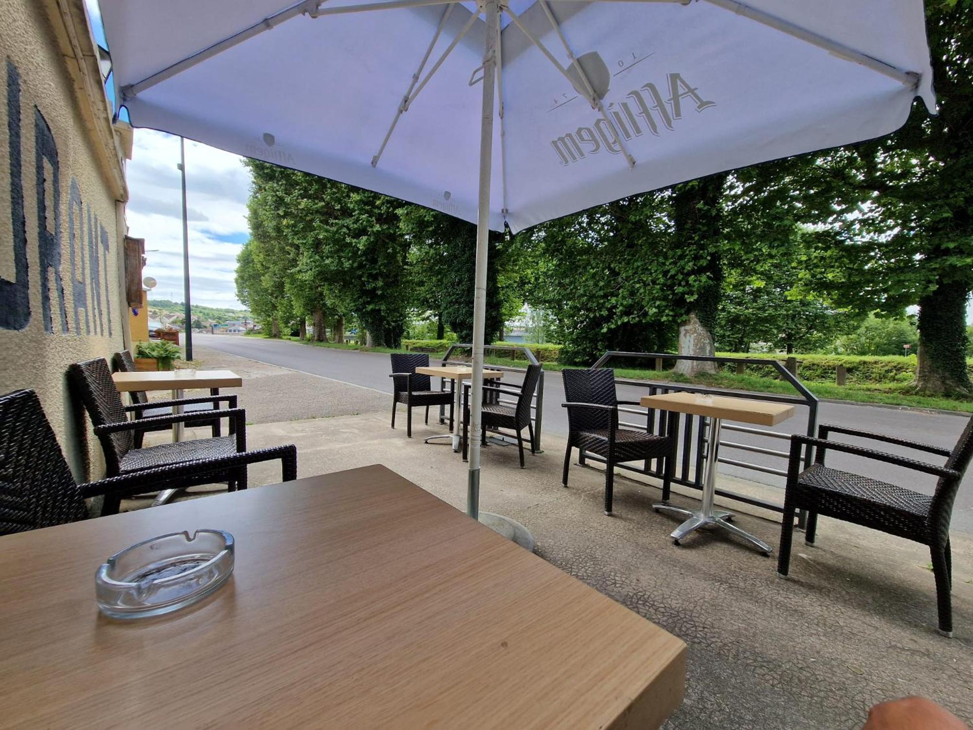 Aux Trois Rois Hotel Pont-Sur-Yonne Exterior photo